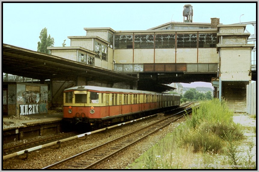 BVG-BR 275 in Bornholmer Str
