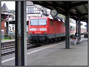 Zum Vergrößern auf das Bild klicken! Dort können Sie auch blättern und die Bildunterschriften lesen! 143 346 in Niederwalluf