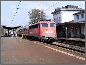 Zum Vergrößern auf das Bild klicken! Dort können Sie auch blättern und die Bildunterschriften lesen! 110 402 in Eltville