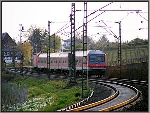 Zum Vergrößern auf das Bild klicken! Dort können Sie auch blättern und die Bildunterschriften lesen! 143 819 vor Hattenheim