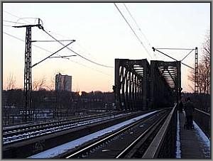 Eisenbahnbrücke in Mainz-Gustavsburg