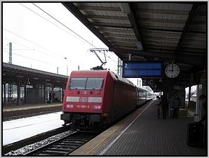 101 095 mit IC 2153 in Weimar