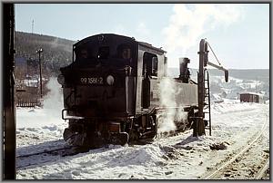 99 1561 vor dem Jhstdter Lokschuppen
