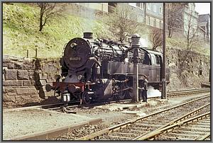 95 0027 am Wasserkran in Lauscha