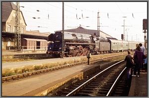 01 0520 erreicht mit E 800 Leipzig Hbf