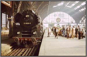 01 0520 mit E 800 in Leipzig Hbf