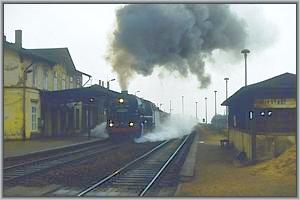 44 0056 donnert mit einem Dg durch Riestedt