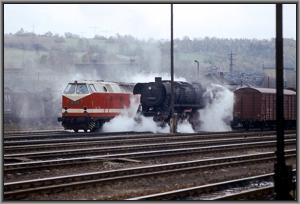 44 0698 verlt mit einem Gterzug den Bahnhof Saalfeld