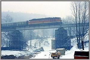 D 1452 auf der Tppelner Notbrcke