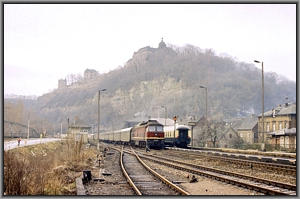 D 301 begegnet D 10504 vor den Dornburger Schlssern