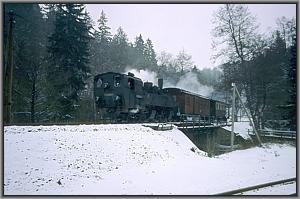 99 5906 mit Pmg 14455 vor Alexisbad