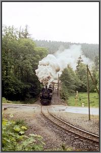 99 5906 verlt mit Gmp 69725 nach Harzgerode den Bf Alexisbad