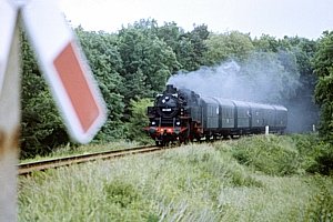 64 007 vor Ahrensfelde Nord