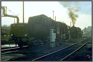 52 8044 und 52 8063 im Bw Falkenberg ob Bf