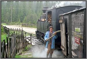 764 379 beim Wassernehmen und Holznachladen
