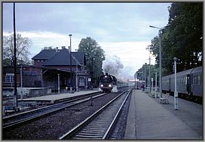 Zum Vergrößern auf das Bild klicken! Dort können Sie auch blättern und die Bildunterschriften lesen! 132 534 mit IC 601 nach Basel in Gerwisch