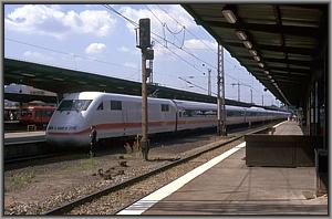 401 020 als ICE 597 nach Mnchen in Berlin-Lichtenberg