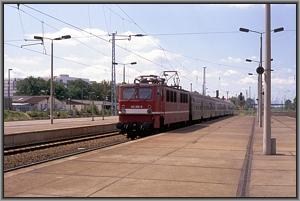 142 255 erreicht mit N 5158 aus Lutherstadt Wittenberg den Bf Flughafen Berlin Schnefeld
