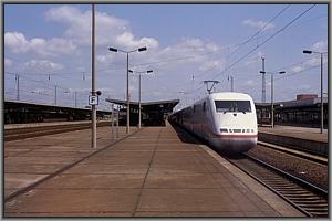 ICE 696 'Bettina von Arnim' hlt in Flughafen Berlin Schnefeld