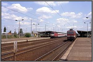 EC 177 nach Prag und N 3338 nach Potsdam-Pirschheide in Flughafen Berlin-Schnefeld