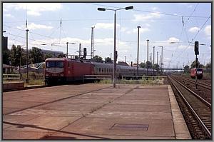112 008 erreicht mit IC 804 aus Nrnberg den Bf Flughafen Berlin-Schnefeld