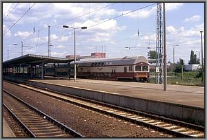 143 852 startet mit N 4445 nach Wnsdorf in Flughafen Berlin Schnefeld