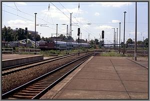 143 852 startet mit N 4445 nach Wnsdorf in Flughafen Berlin Schnefeld
