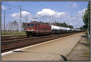 155 035 mit Kesselwagen-Ganzzug in Genshagener Heide