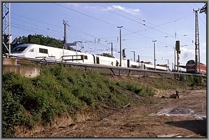ICE 594 und Shuttle IC 11594 in Michendorf