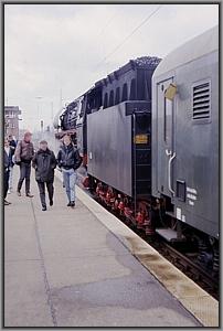 Zum Vergrößern auf das Bild klicken! Dort können Sie auch blättern und die Bildunterschriften lesen!
