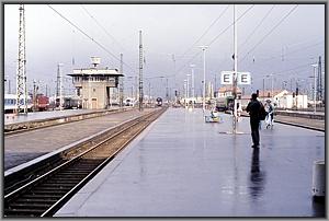 Zum Vergrößern auf das Bild klicken! Dort können Sie auch blättern und die Bildunterschriften lesen!