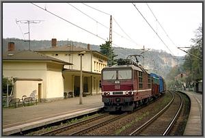 180 011 mit TC 45320 in Stadt Wehlen