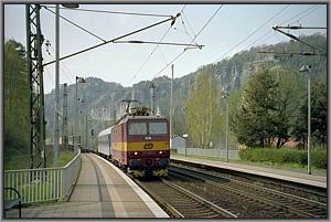 CD-372 012 mit RoLa-Zug in Kurort Rathen