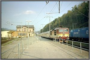 CD-371 015 mit EC 172 (Wien-Hamburg) in Bad Schandau