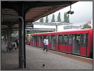 Zum Vergrößern auf das Bild klicken! Dort können Sie auch blättern und die Bildunterschriften lesen!