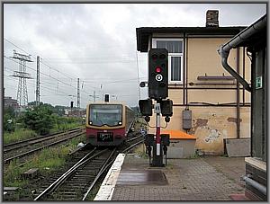 Zum Vergrößern auf das Bild klicken! Dort können Sie auch blättern und die Bildunterschriften lesen!
