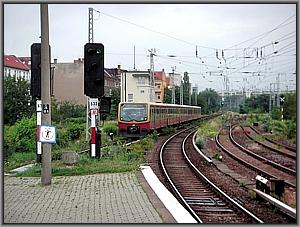 Zum Vergrößern auf das Bild klicken! Dort können Sie auch blättern und die Bildunterschriften lesen!