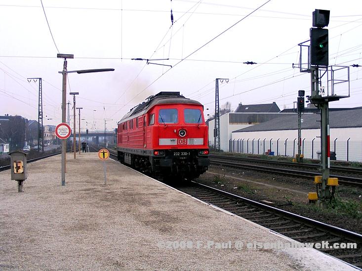 232 330 in Krefeld-Uerdingen