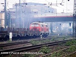 225 005 vor 225 001 in Krefeld-Uerdingen