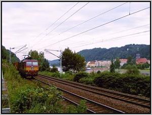 372 014 vor Krippen