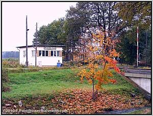 Zum Vergrößern auf das Bild klicken! Dort können Sie auch blättern und die Bildunterschriften lesen!