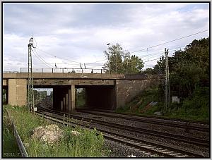 Zum Vergrößern auf das Bild klicken! Dort können Sie auch blättern und die Bildunterschriften lesen!