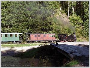 Zum Vergrößern auf das Bild klicken! Dort können Sie auch blättern und die Bildunterschriften lesen!