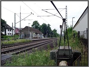 Zum Vergrößern auf das Bild klicken! Dort können Sie auch blättern und die Bildunterschriften lesen!