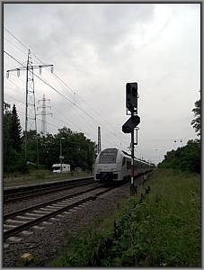 Zum Vergrößern auf das Bild klicken! Dort können Sie auch blättern und die Bildunterschriften lesen!