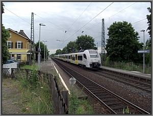 Zum Vergrößern auf das Bild klicken! Dort können Sie auch blättern und die Bildunterschriften lesen!
