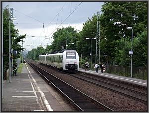 Zum Vergrößern auf das Bild klicken! Dort können Sie auch blättern und die Bildunterschriften lesen!