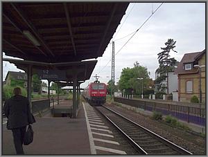 Zum Vergrößern auf das Bild klicken! Dort können Sie auch blättern und die Bildunterschriften lesen!