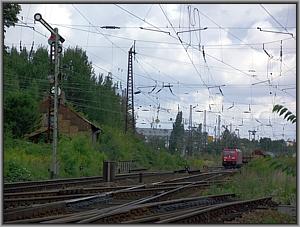 185 319 verlt mit EZ 51736 den Bf Leipzig-Schnefeld