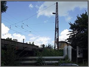 Zum Vergrößern auf das Bild klicken! Dort können Sie auch blättern und die Bildunterschriften lesen!